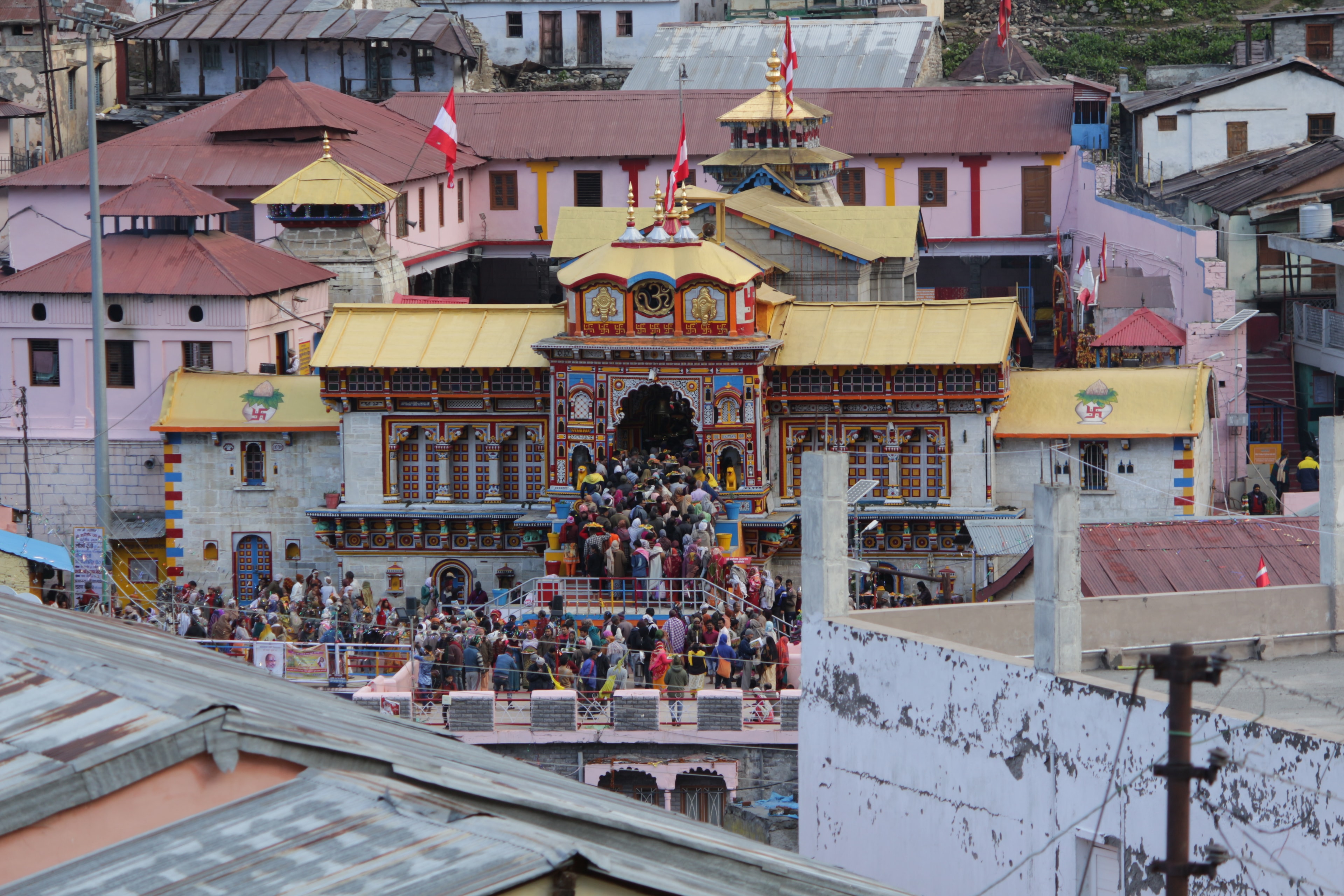 Badrinath shrine, Chamoli — Uttarakhand context photo